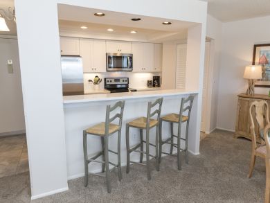 Siesta Key Vacation Condo Sleeps Six Guests.